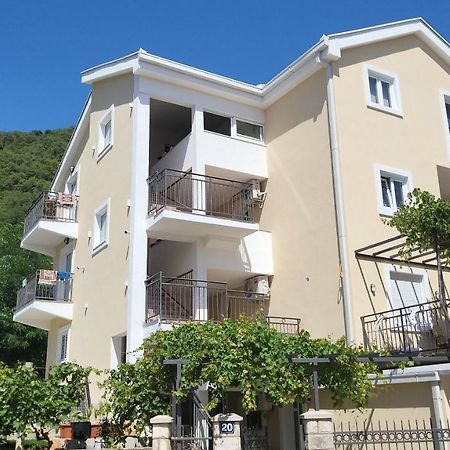 Apartmani Mia Sorajic Петровац Экстерьер фото