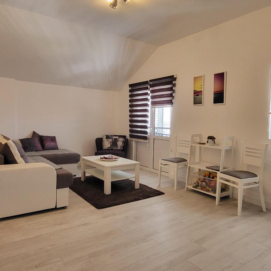 Apartmani Mia Sorajic Петровац Экстерьер фото