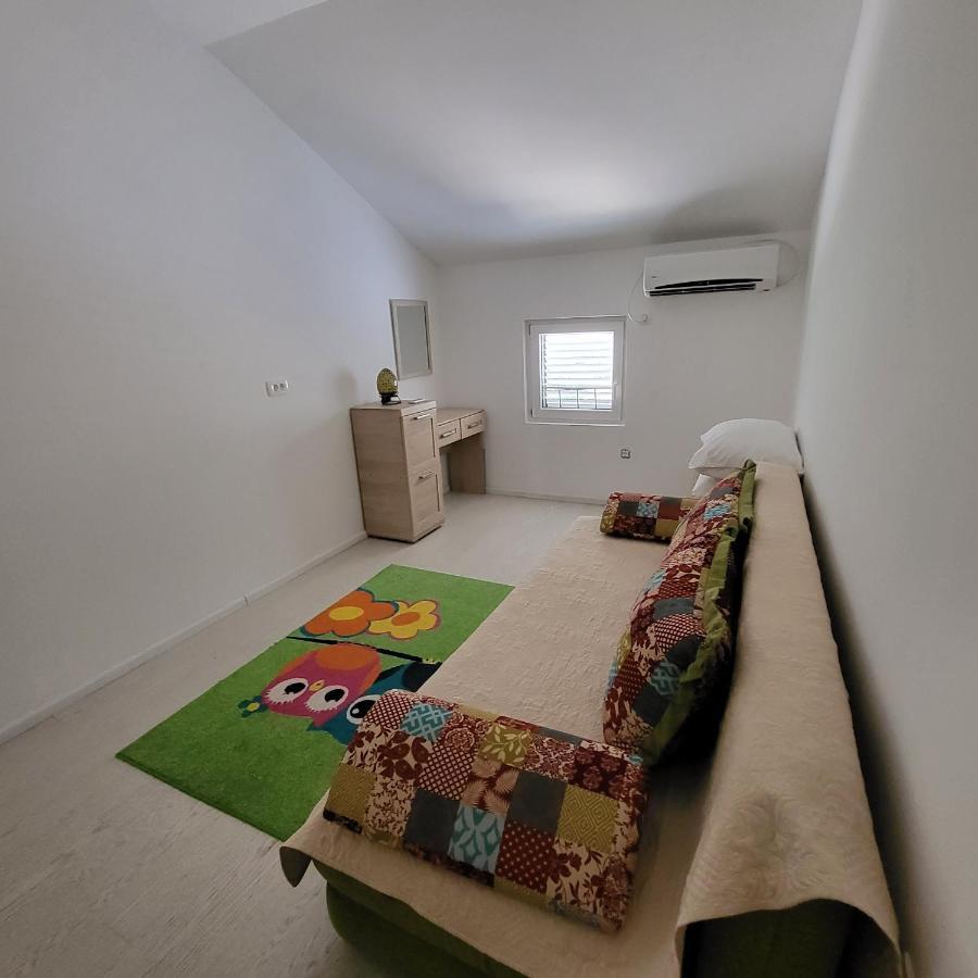 Apartmani Mia Sorajic Петровац Экстерьер фото