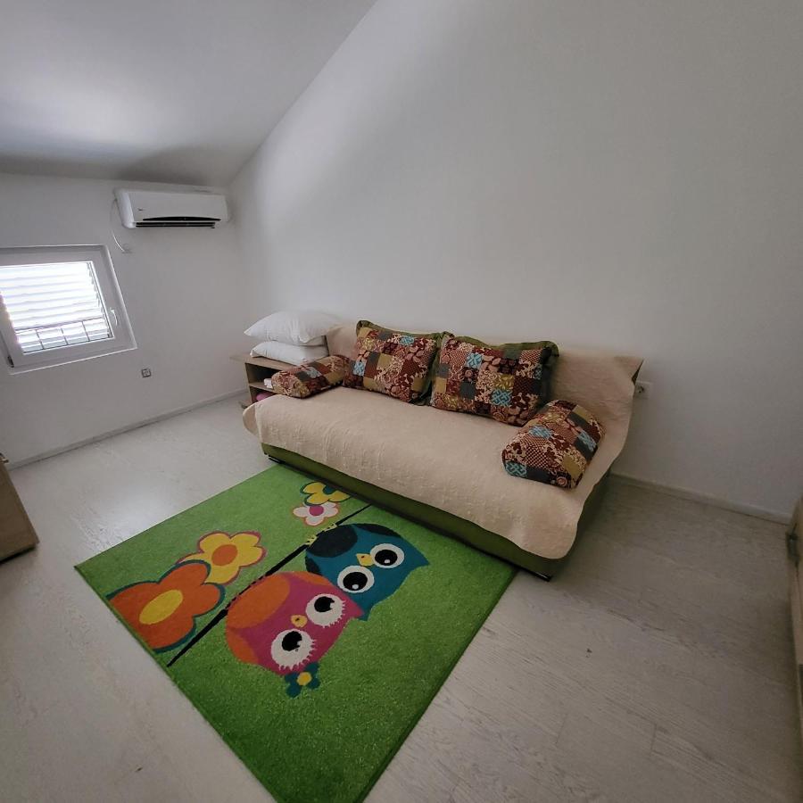 Apartmani Mia Sorajic Петровац Экстерьер фото