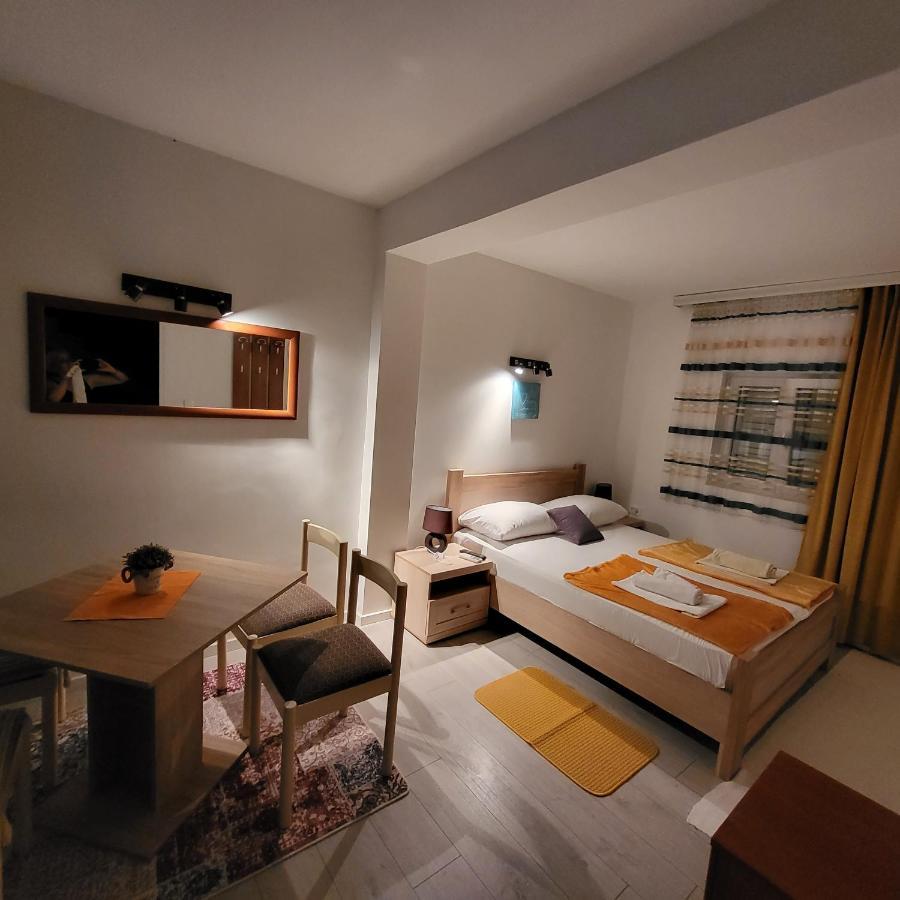 Apartmani Mia Sorajic Петровац Экстерьер фото